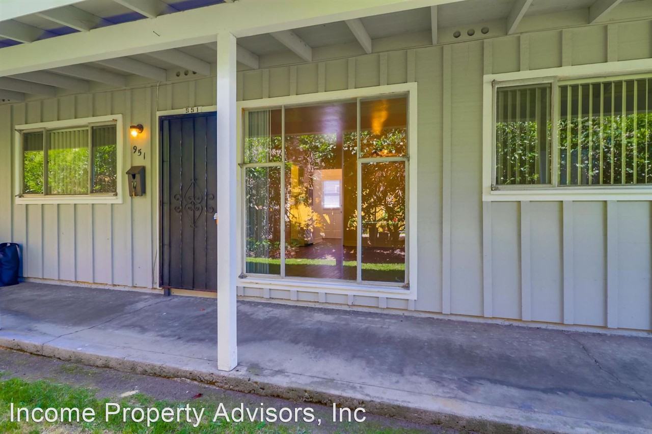 949-955.5 Opal Street - Photo 2 of 9