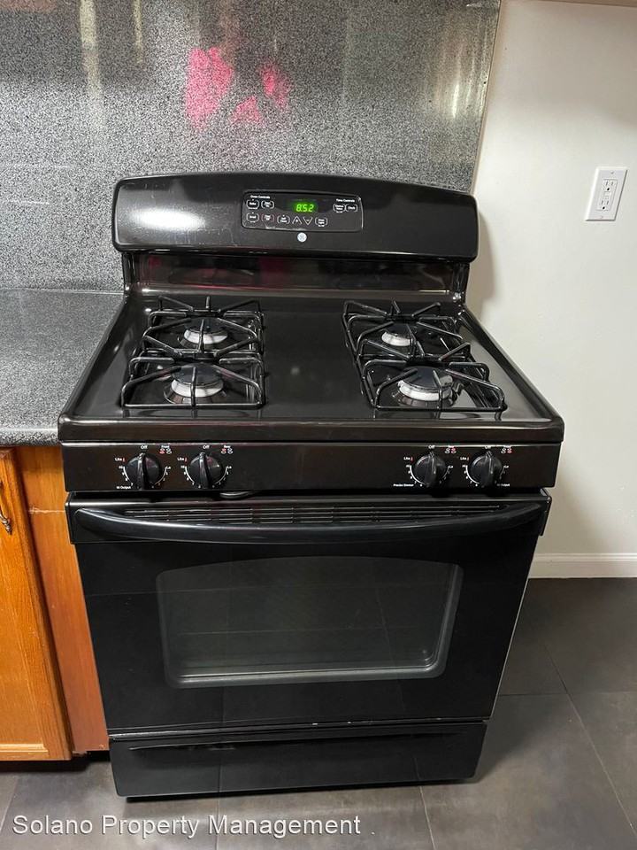 767 Normandy Ct - Photo 3 of 13