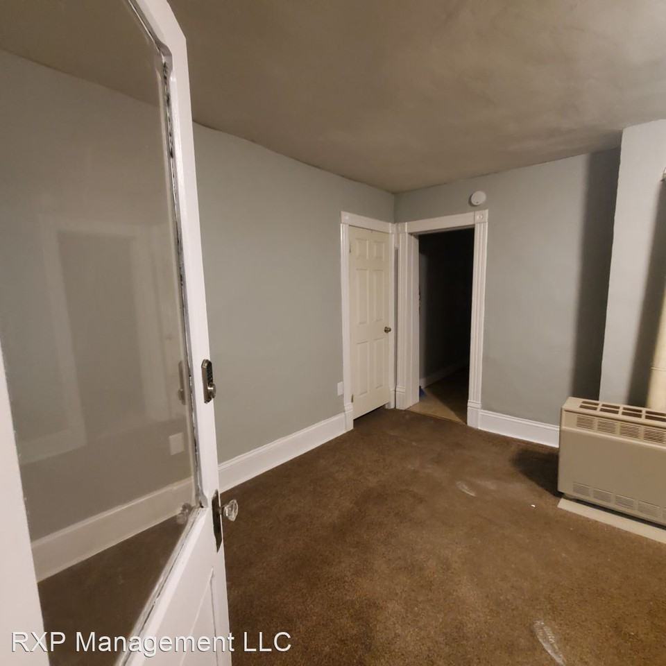 16 Cedar St - Photo 3 of 23