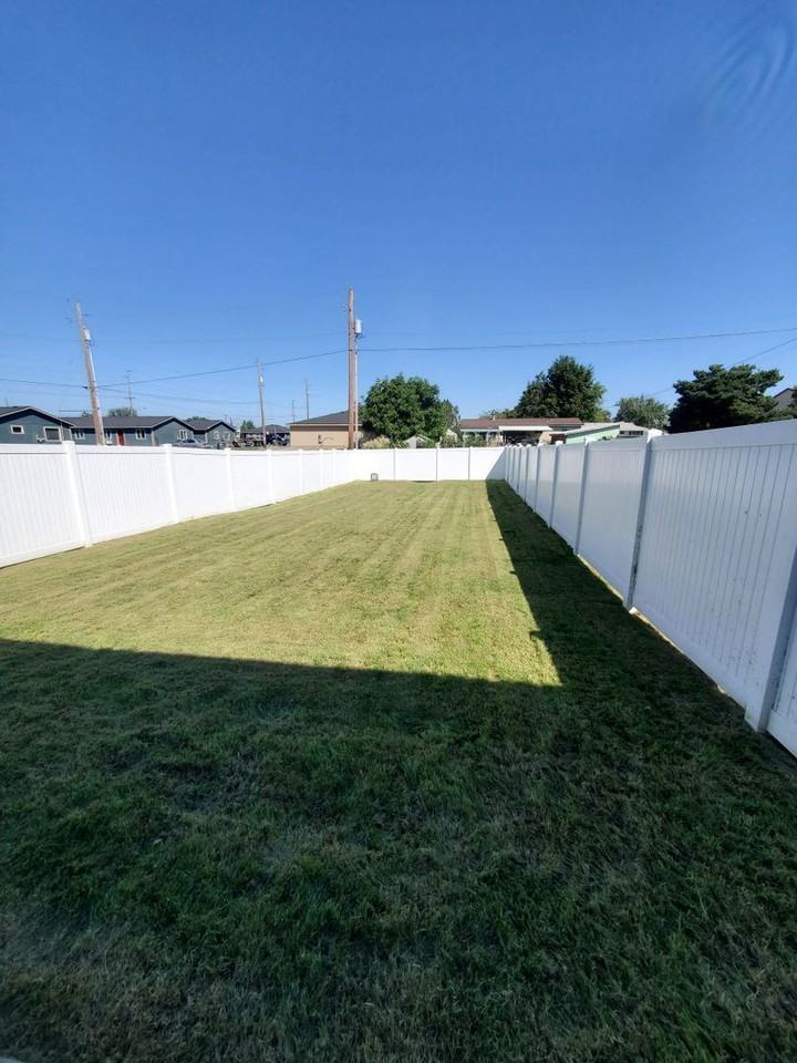 334 W 6th St - Photo 3 of 19