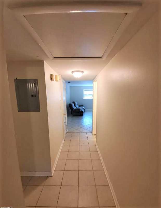 7559 Proxima Rd - Photo 3 of 12