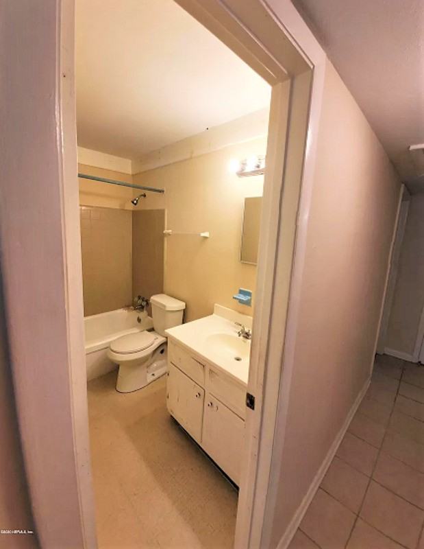 7559 Proxima Rd - Photo 4 of 12