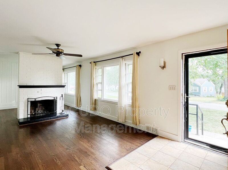 5730 Beverly Ln - Photo 3 of 30