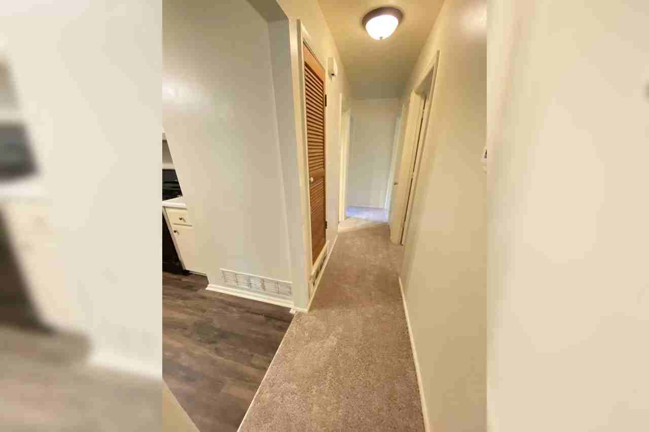 22 Burbank Blvd - Photo 2 of 13