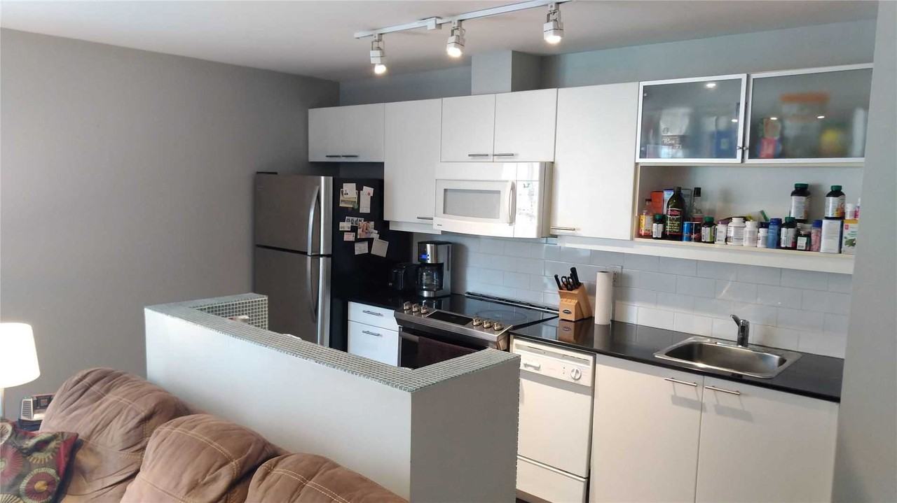 333G Adelaide St E #419 - Photo 3 of 9