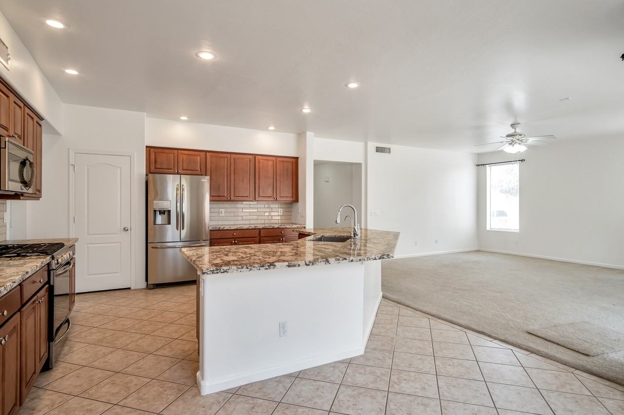 2631 S Leonard Pl - Photo 5 of 23