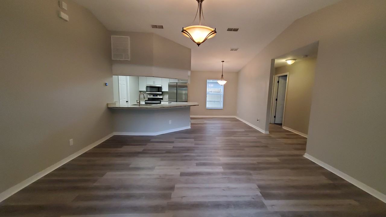 2213 E 17th Ave - Photo 3 of 24