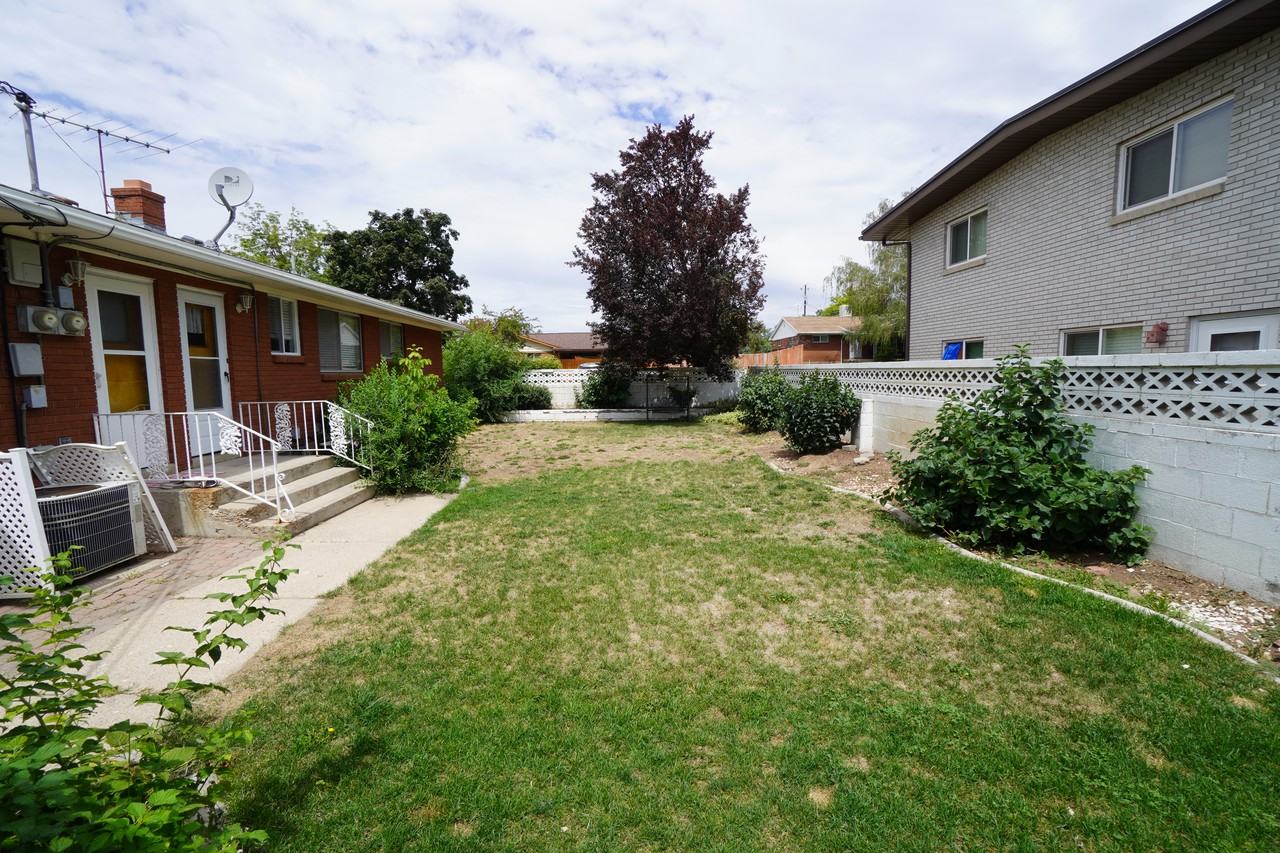 4402 Jefferson Ave - Photo 4 of 26