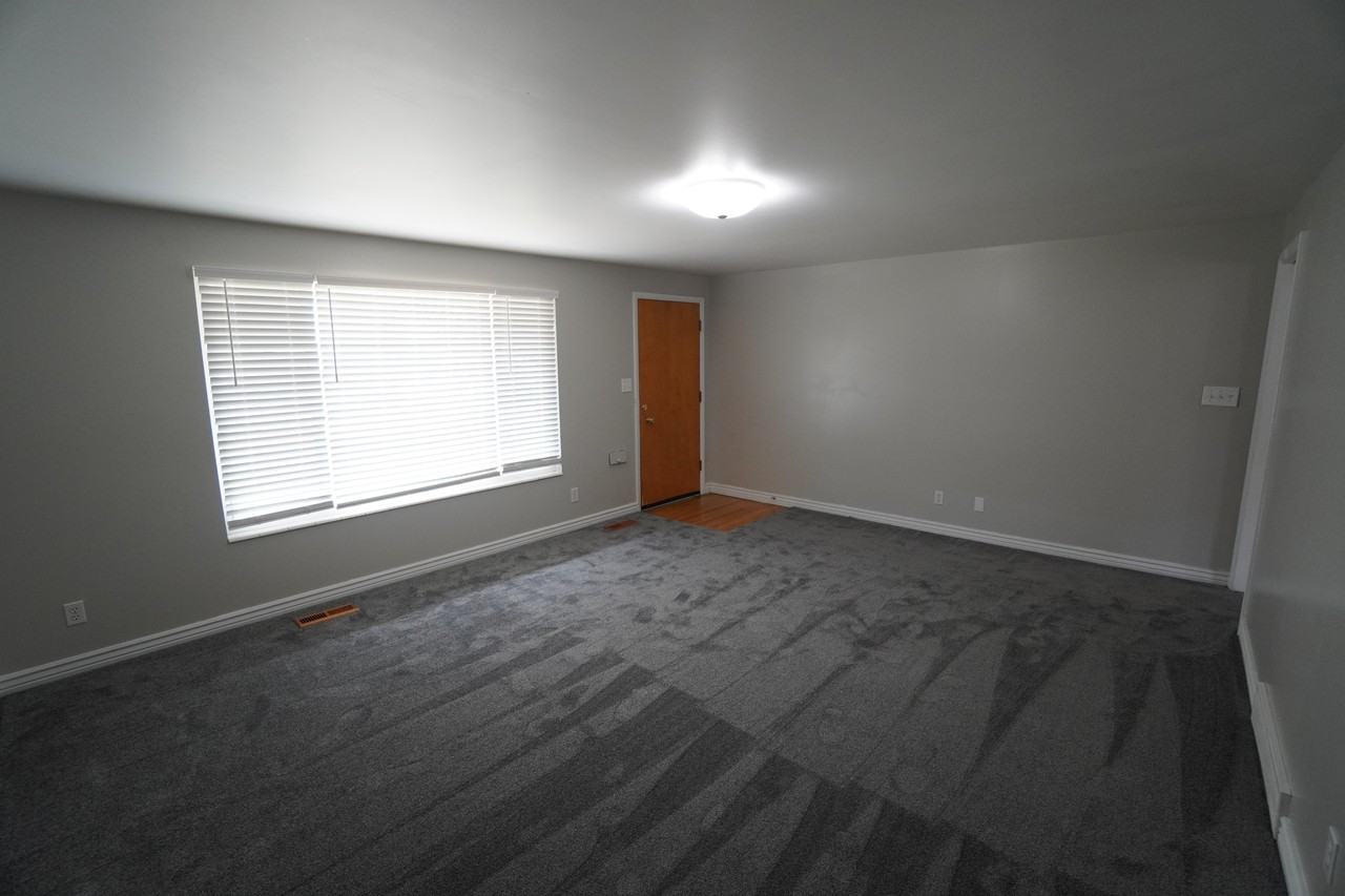 4402 Jefferson Ave - Photo 7 of 26