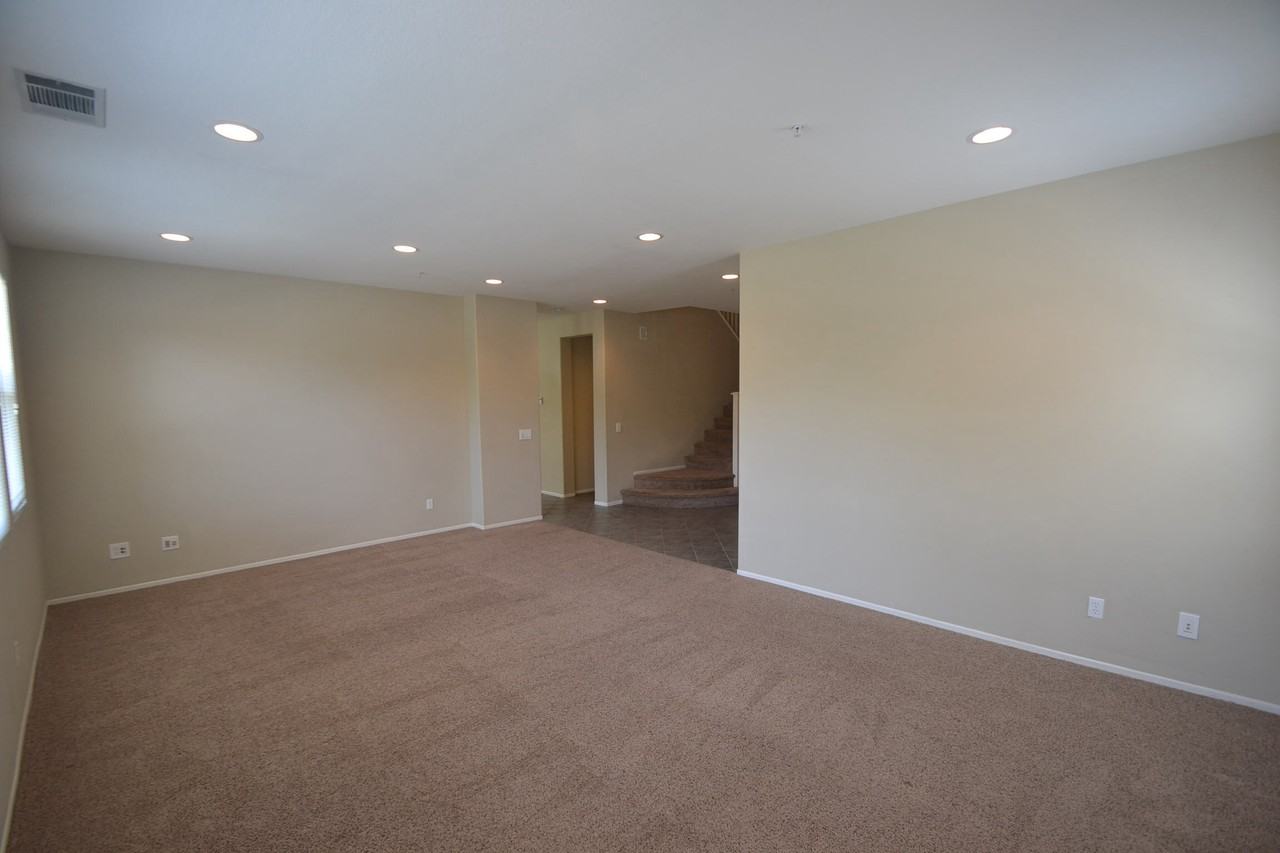5778 Shea Ct - Photo 2 of 6