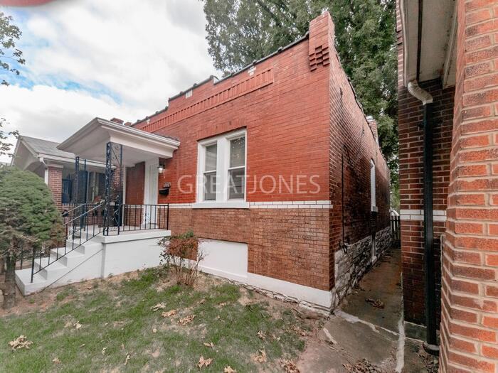 5208 Tennessee Ave - Photo 3 of 23