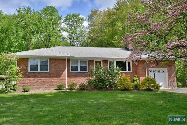 178 Horseneck Rd - Photo 2 of 18