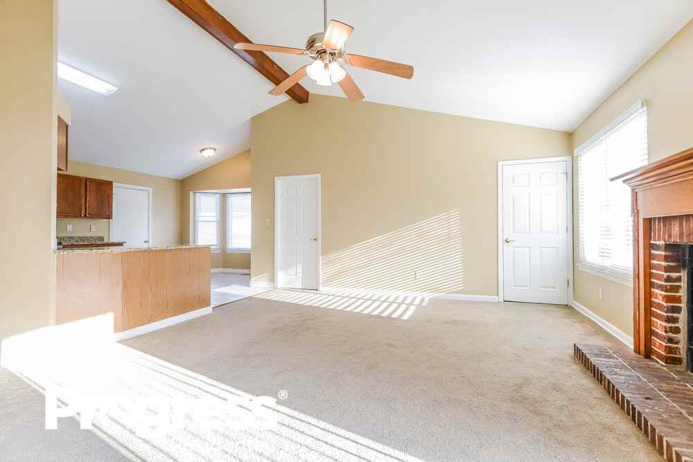 1202 Liberty Xing - Photo 6 of 25