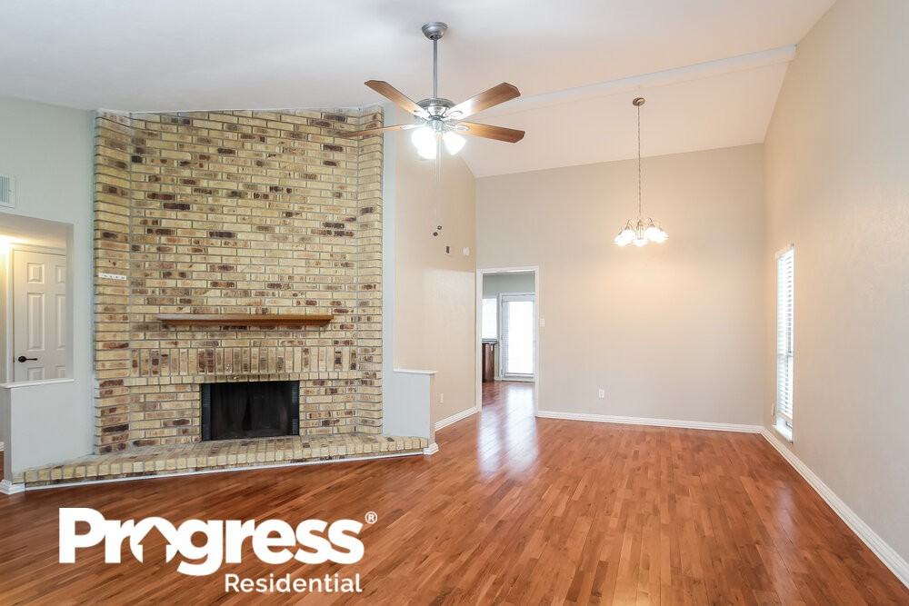 2854 Canary Ln - Photo 3 of 16