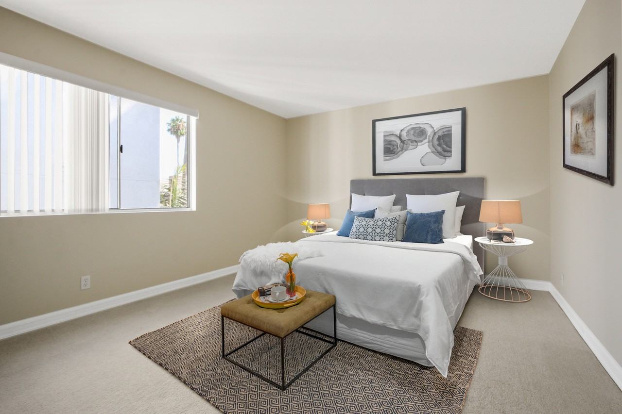 115 Doheny Apartments - Photo 5 of 54