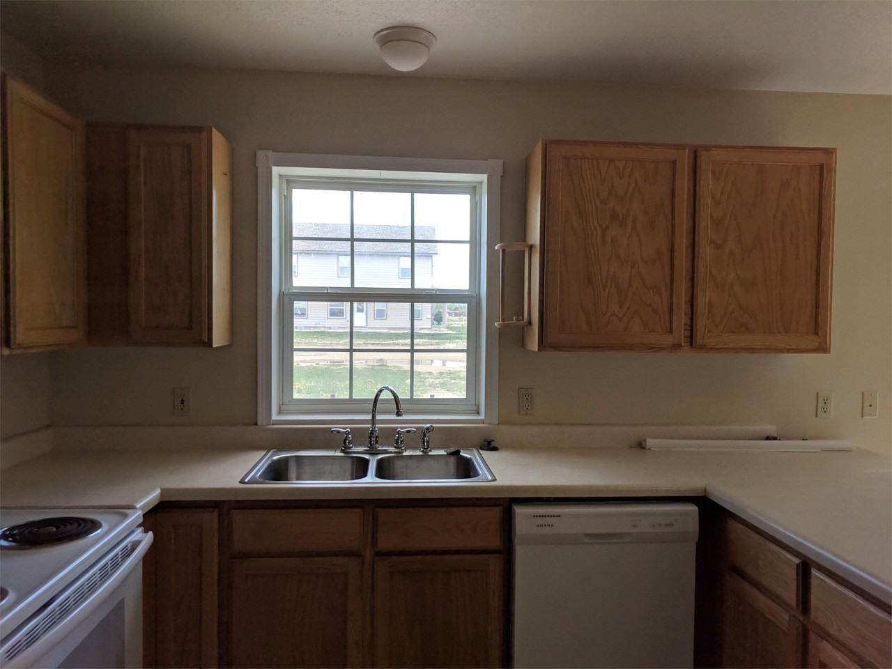 439B Country Club Ln #1 - Photo 7 of 33