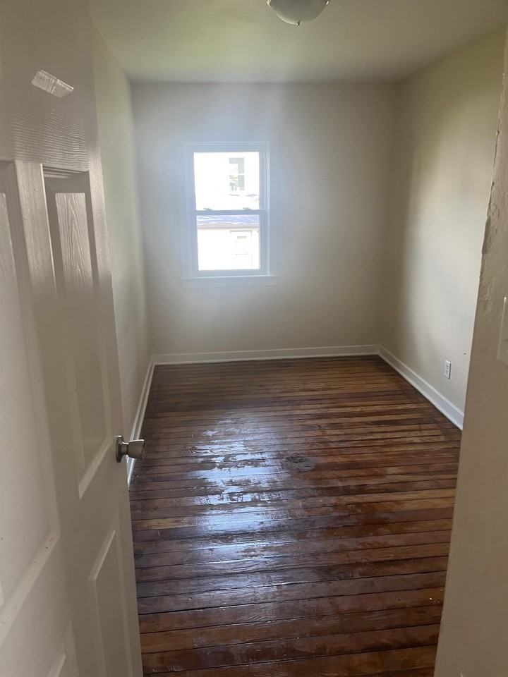 412 S Maple Ave Rear - Photo 3 of 10