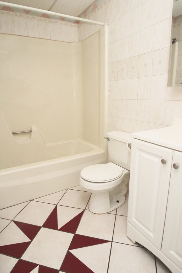 3500 WILLOW AVENUEAPT 201 #201 - Photo 3 of 7