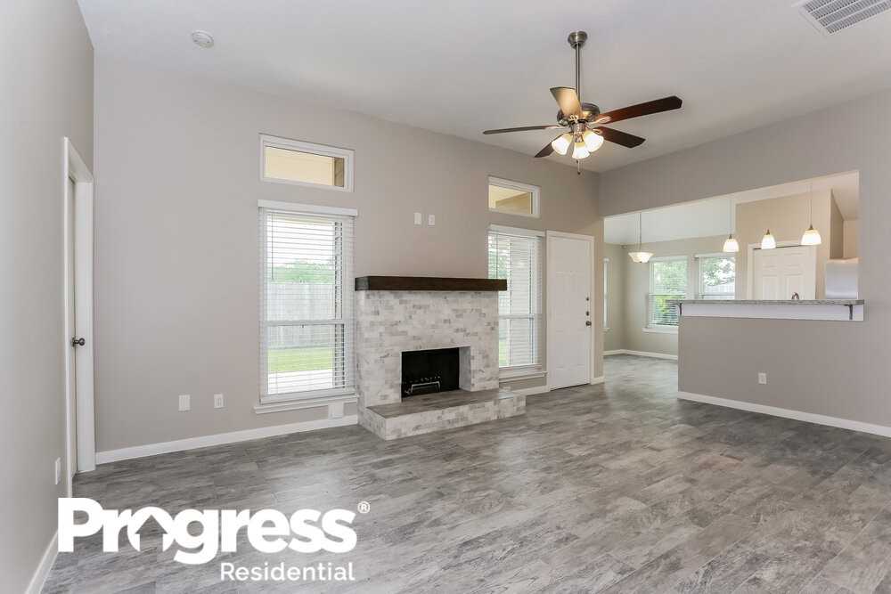 1407 Bayou Glen Dr - Photo 3 of 21