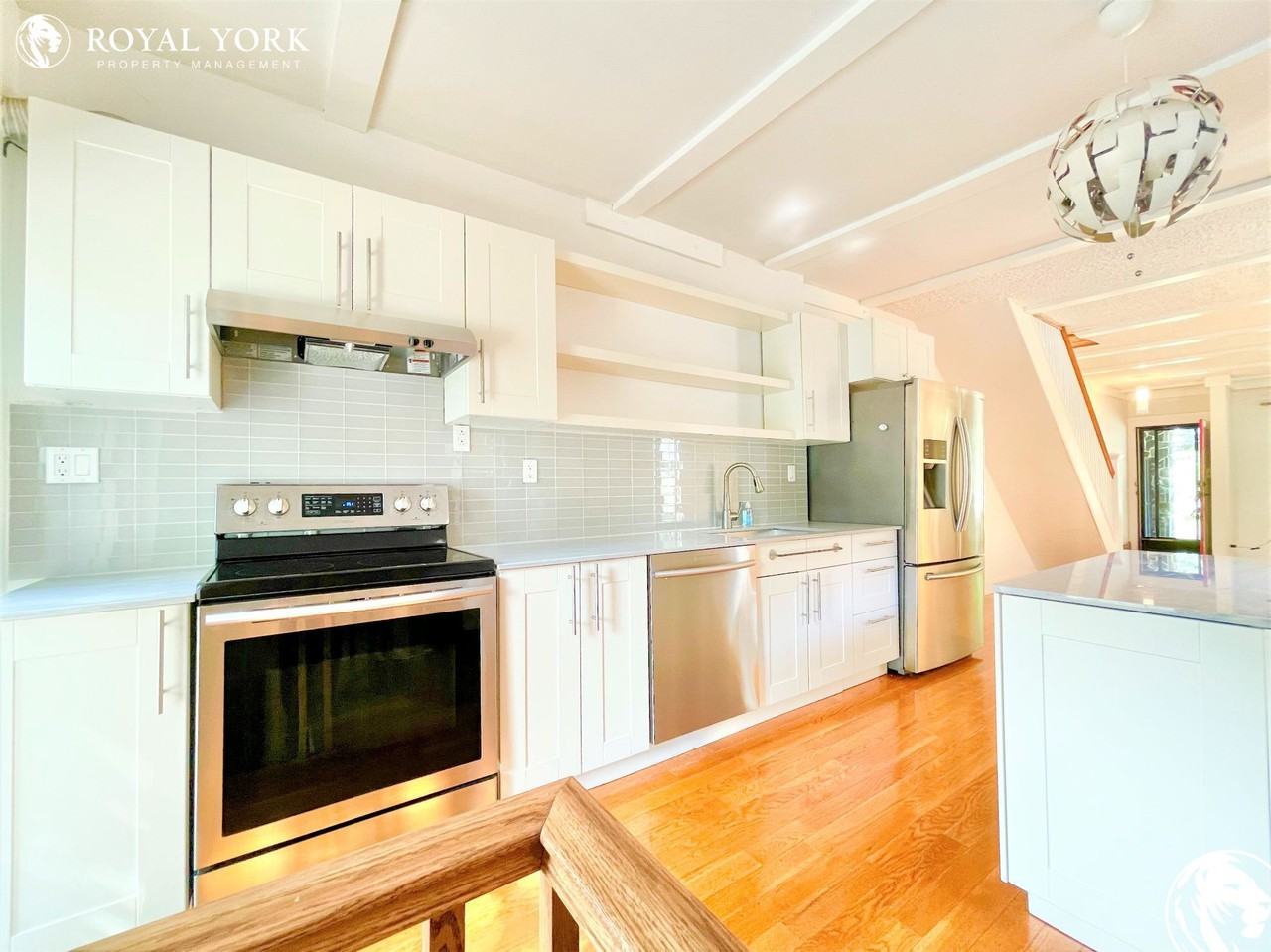 140 Beech Ave - Photo 3 of 41