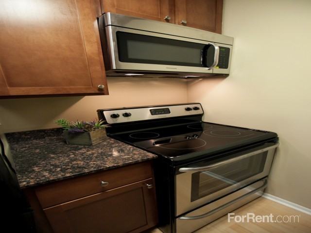 Colonial Terrace - Photo 3 of 19