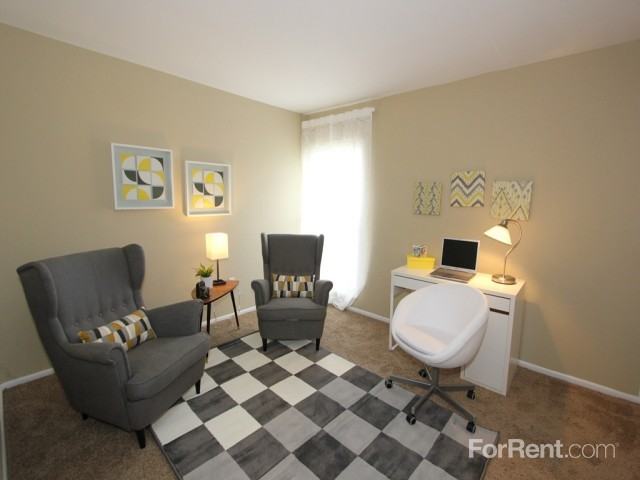 Rivers Edge Apartments and Townhomes - Photo 2 of 21