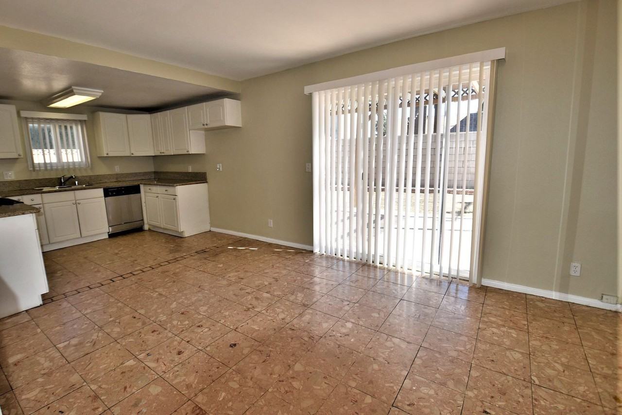 16327 S Tarrant Ave - Photo 2 of 10