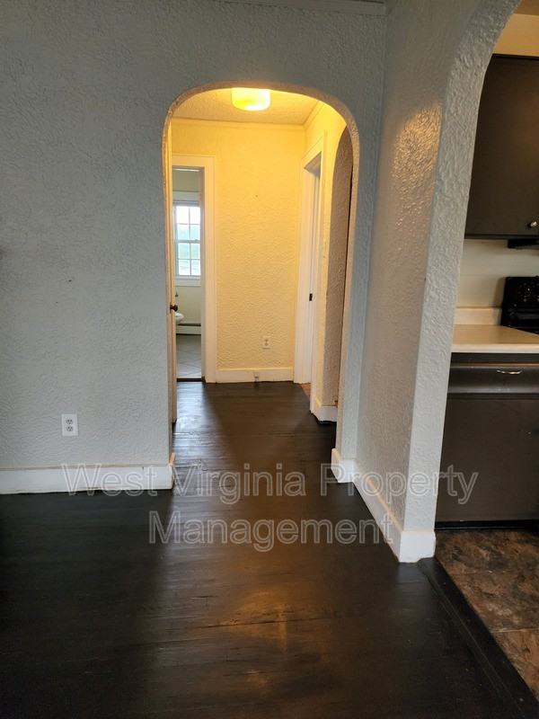 203 Summers St - Photo 3 of 10