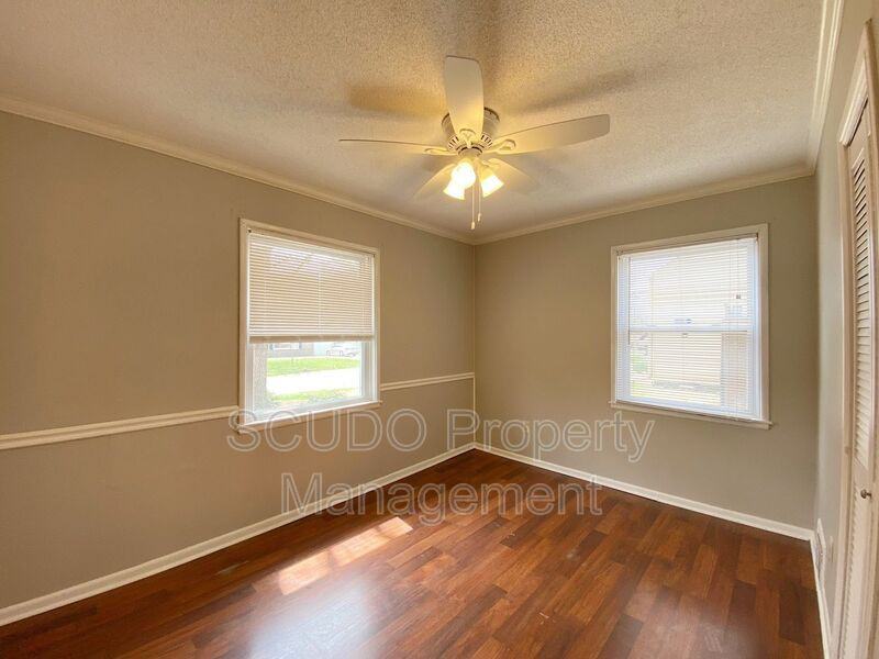 2706 W 77th St - Photo 2 of 14