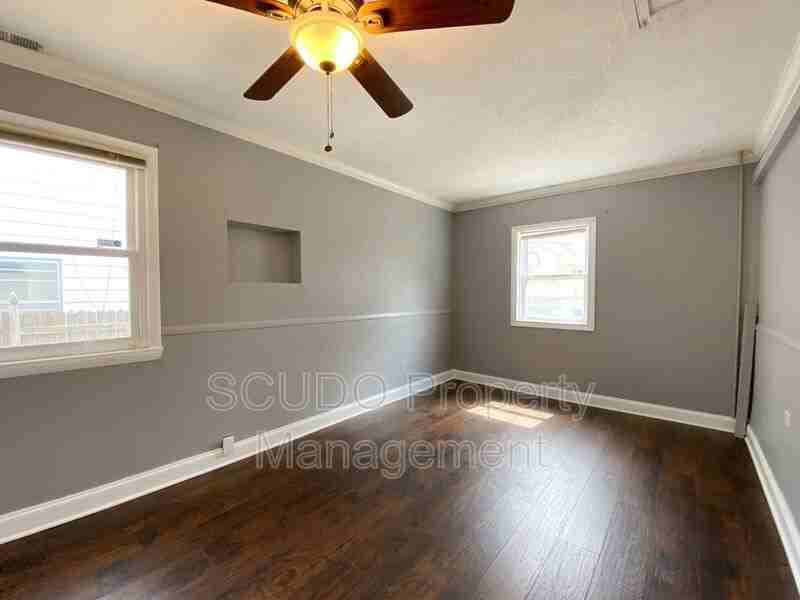 2706 W 77th St - Photo 6 of 14