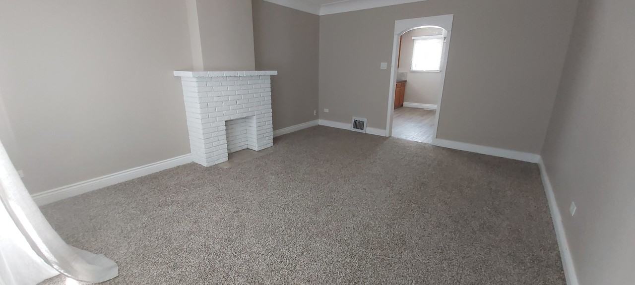 10970 95 Street - Photo 2 of 13