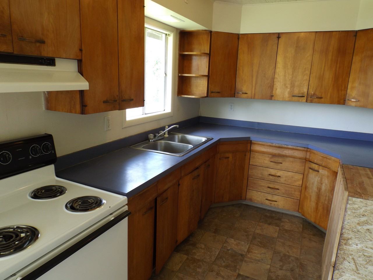 118 Bradley Dr - Photo 3 of 4