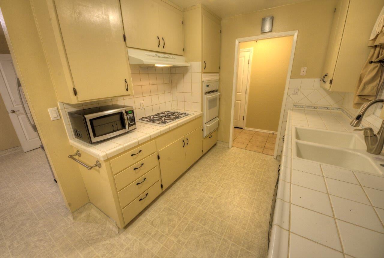 3823 Arbuckle Dr - Photo 2 of 8