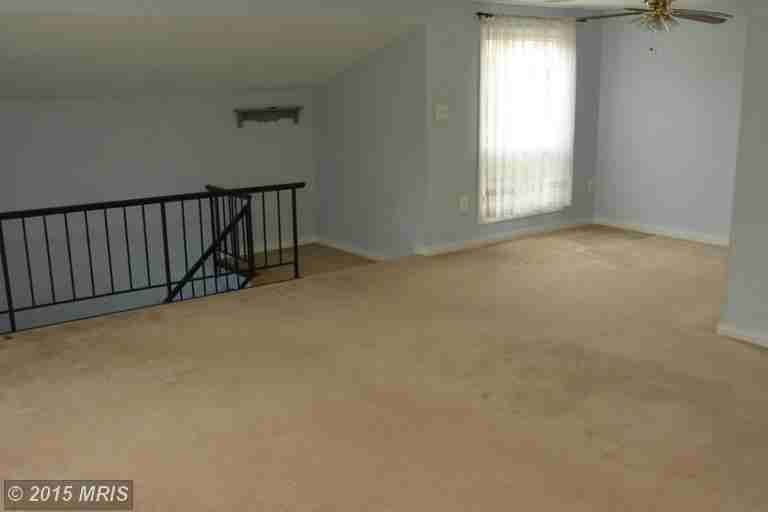 560 Glen Ct #33D - Photo 3 of 11