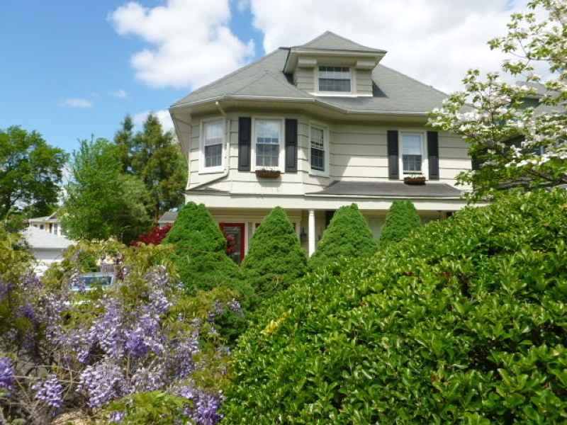 163 Godwin Ave - Photo 2 of 16