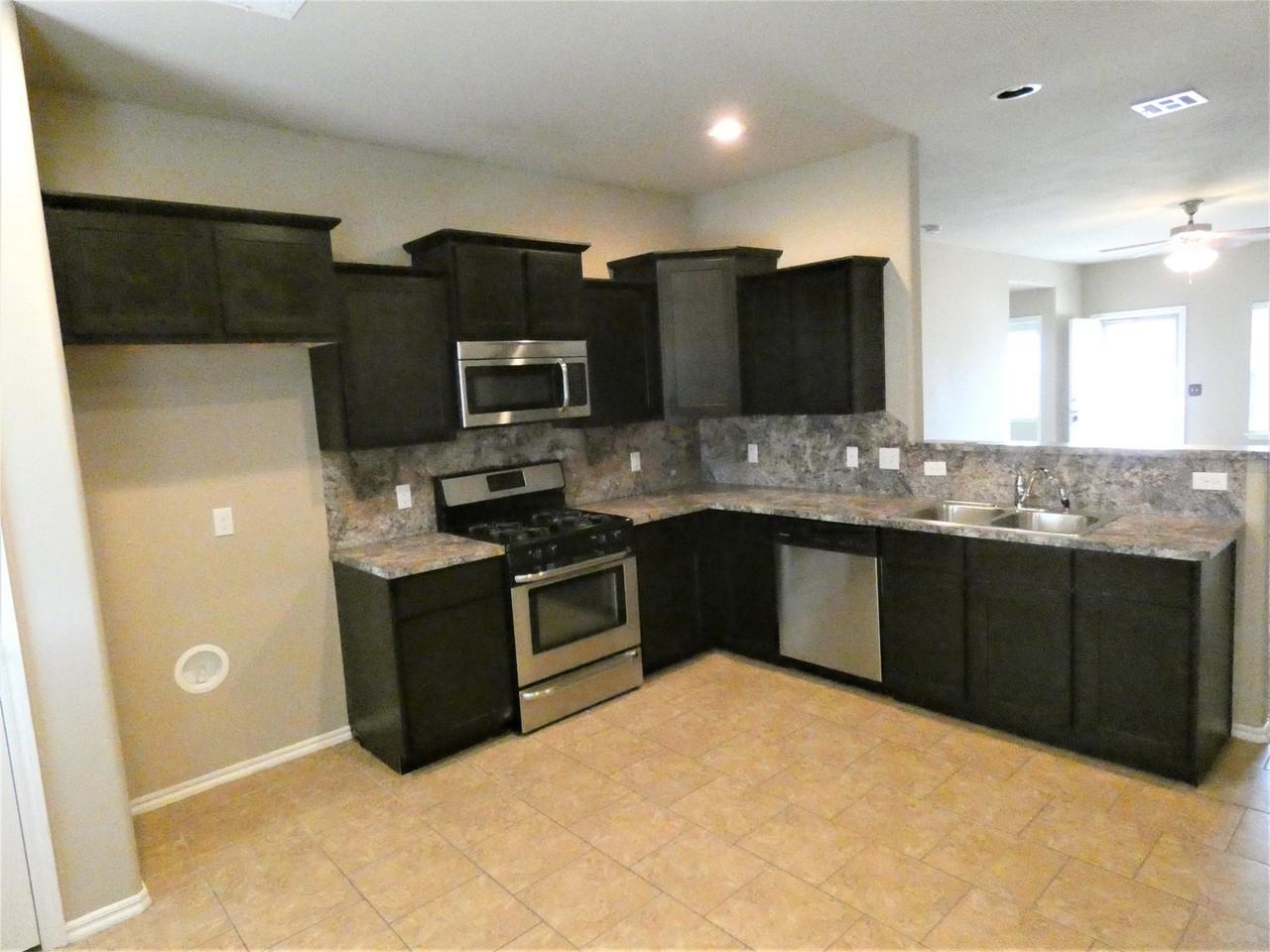 5009 Hunter Blvd #1 - Photo 2 of 12