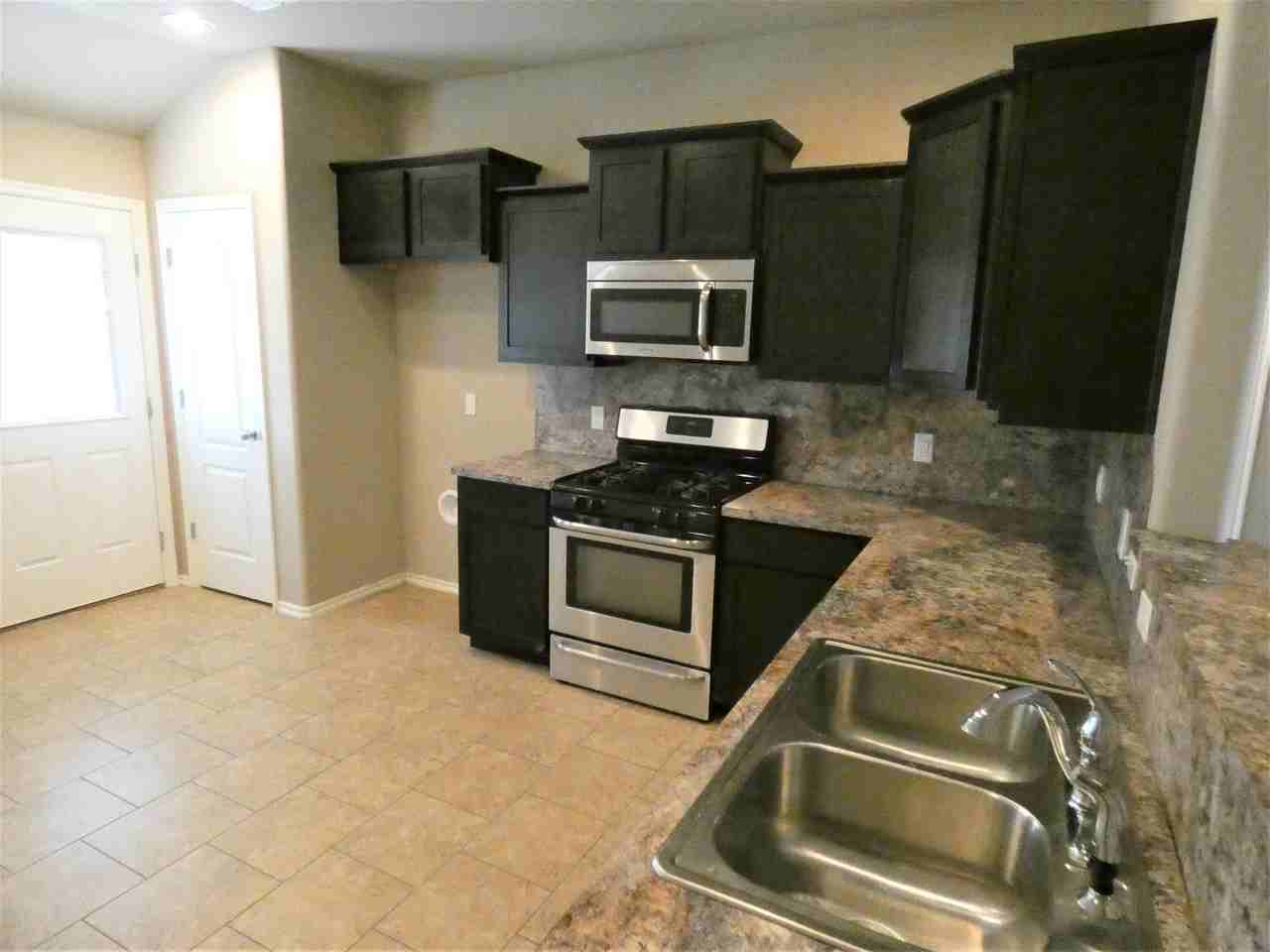 5009 Hunter Blvd #1 - Photo 3 of 12