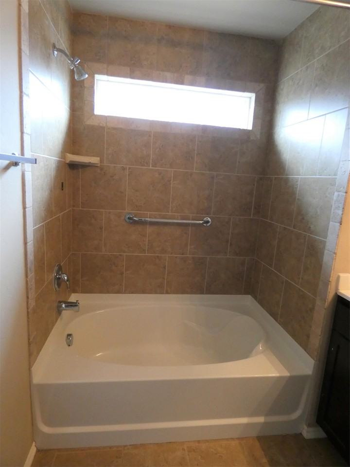 5009 Hunter Blvd #1 - Photo 7 of 12