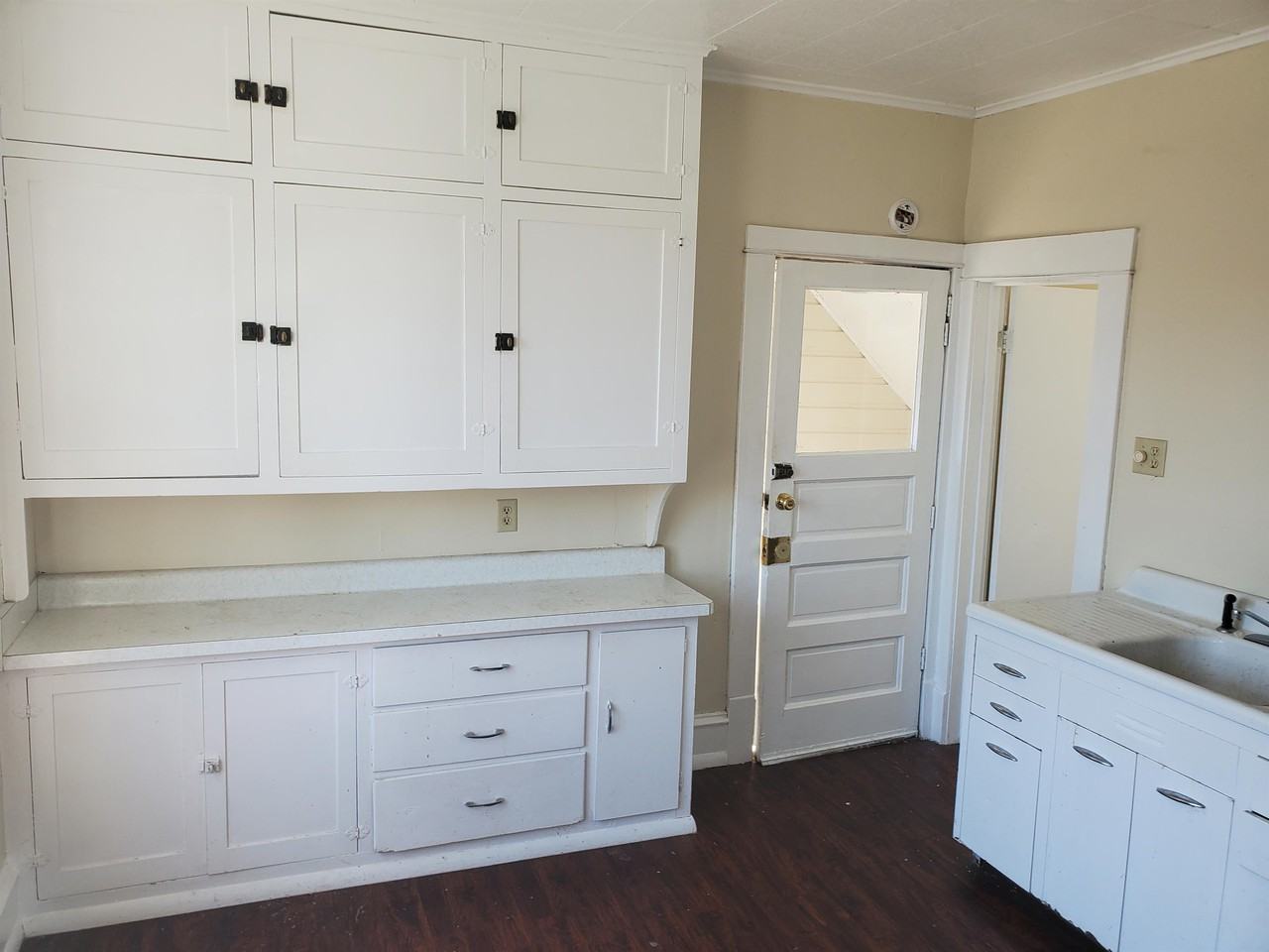 1009 Michigan Avenue - 1009A upper - Photo 2 of 10