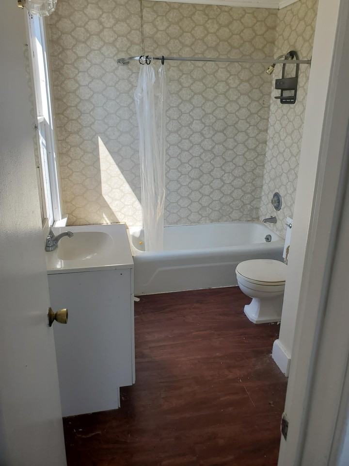 1009 Michigan Avenue - 1009A upper - Photo 4 of 10