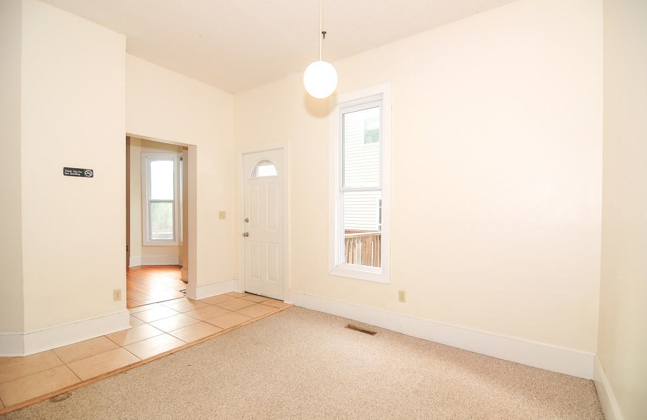 1015 13th Ave Se #2 - Photo 4 of 12