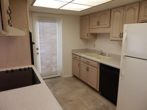 1011 E Alameda Dr - Photo 3 of 16