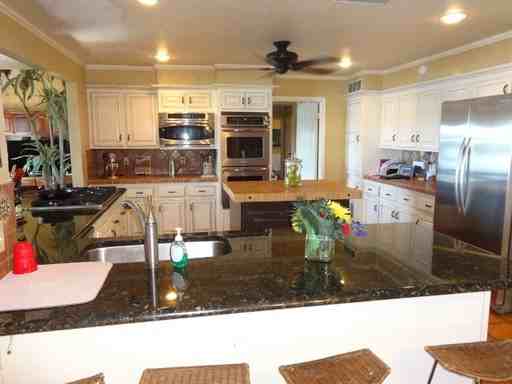 1749 Lakeshore Dr - Photo 2 of 7