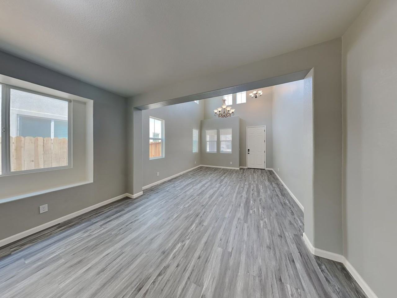 8578 W Wing Dr - Photo 3 of 20