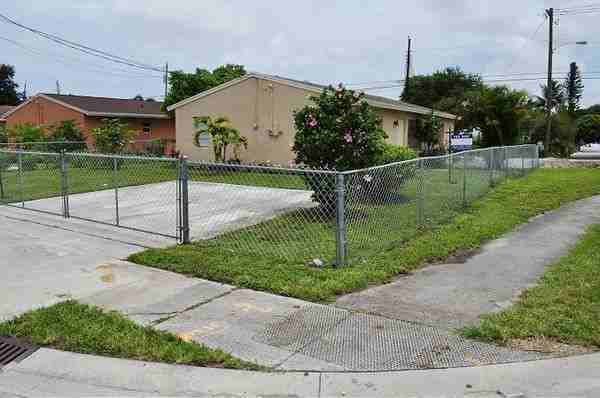 3842 Oswego Ave - Photo 2 of 25