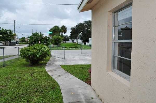 3842 Oswego Ave - Photo 3 of 25