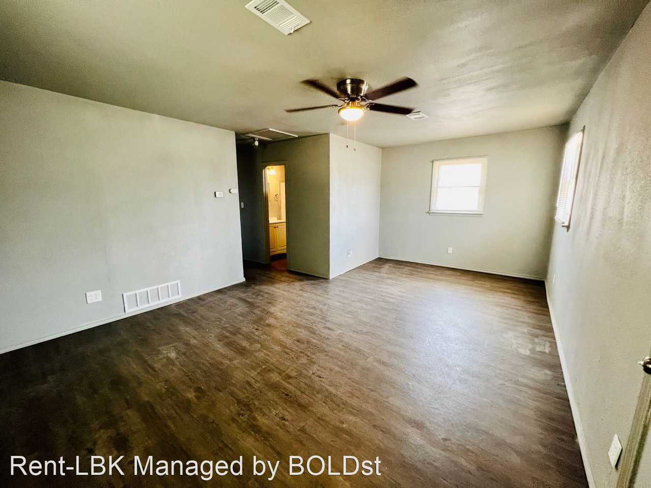 306 Main St - Photo 2 of 17