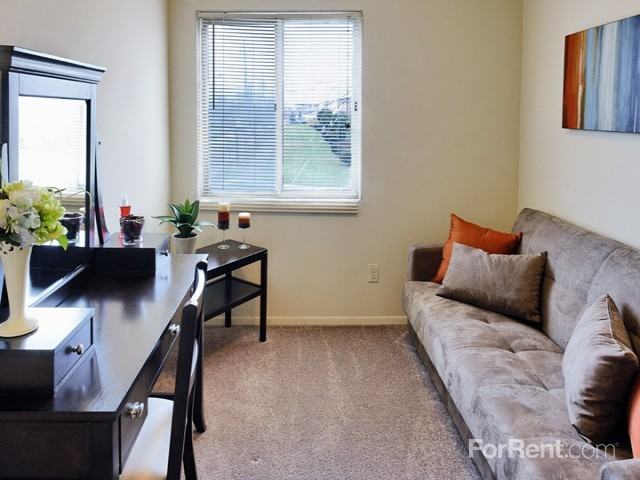 Clarkwood Greens Apartments 4761 Walford Rd, Warrensville Heights, OH