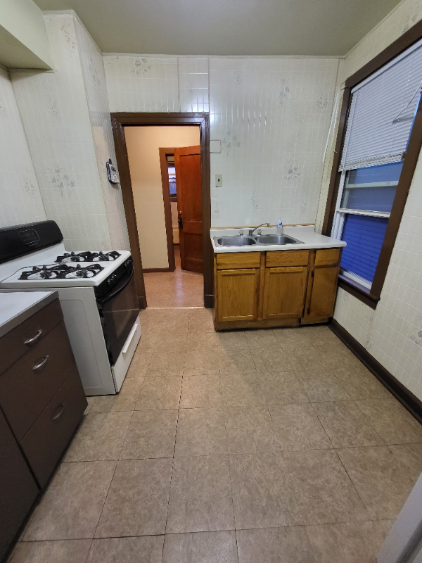 3827 Fir St #2 - Photo 3 of 5