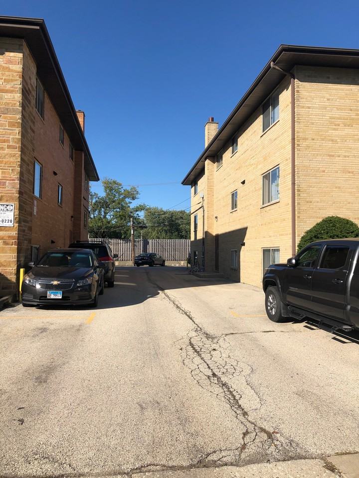 1007 Taft Ave - Photo 2 of 16